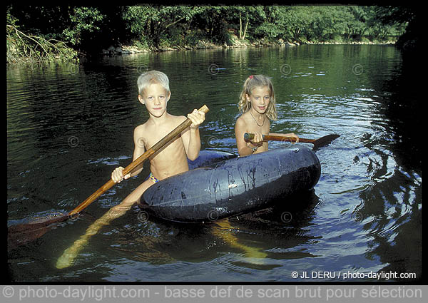 enfants dans la rivire - children in the river